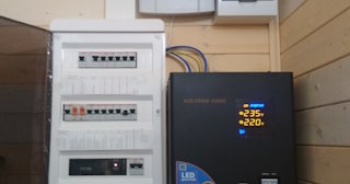 Установка и подключение стабилизаторов напряжения от 567 руб в Феодосии - ЭлектроФдс