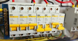 Монтаж УЗО - установка по доступной цене от 361 руб в Феодосии от ЭлектроФдс